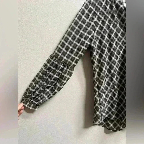 Chico’s Puckered Plaid Satin Blouse with Billow Sleeves Women’s 00 (Fits 0/2) - Picture 3 of 8